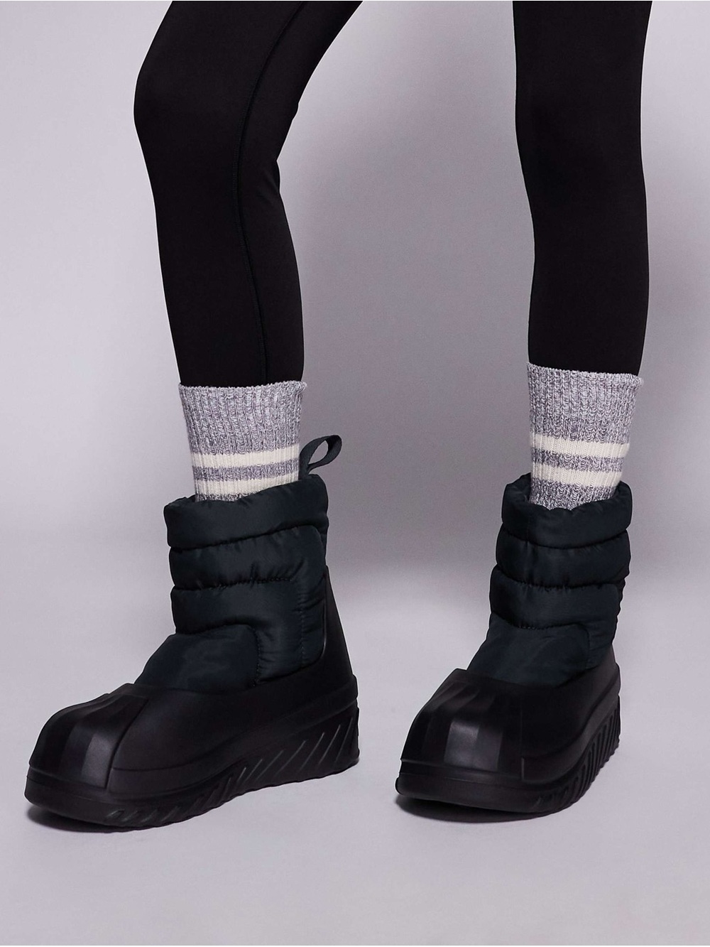 NWOB Adidas AdiFOM Superstar Women’s Linen Black Winter Boot Sz 7.5